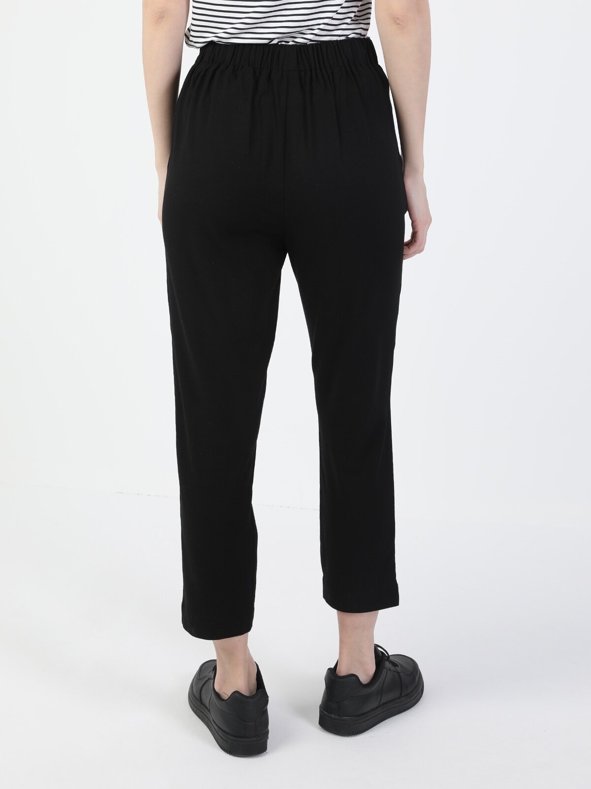 Afișați detalii pentru Pantaloni De Dama Negru Regular Fit 