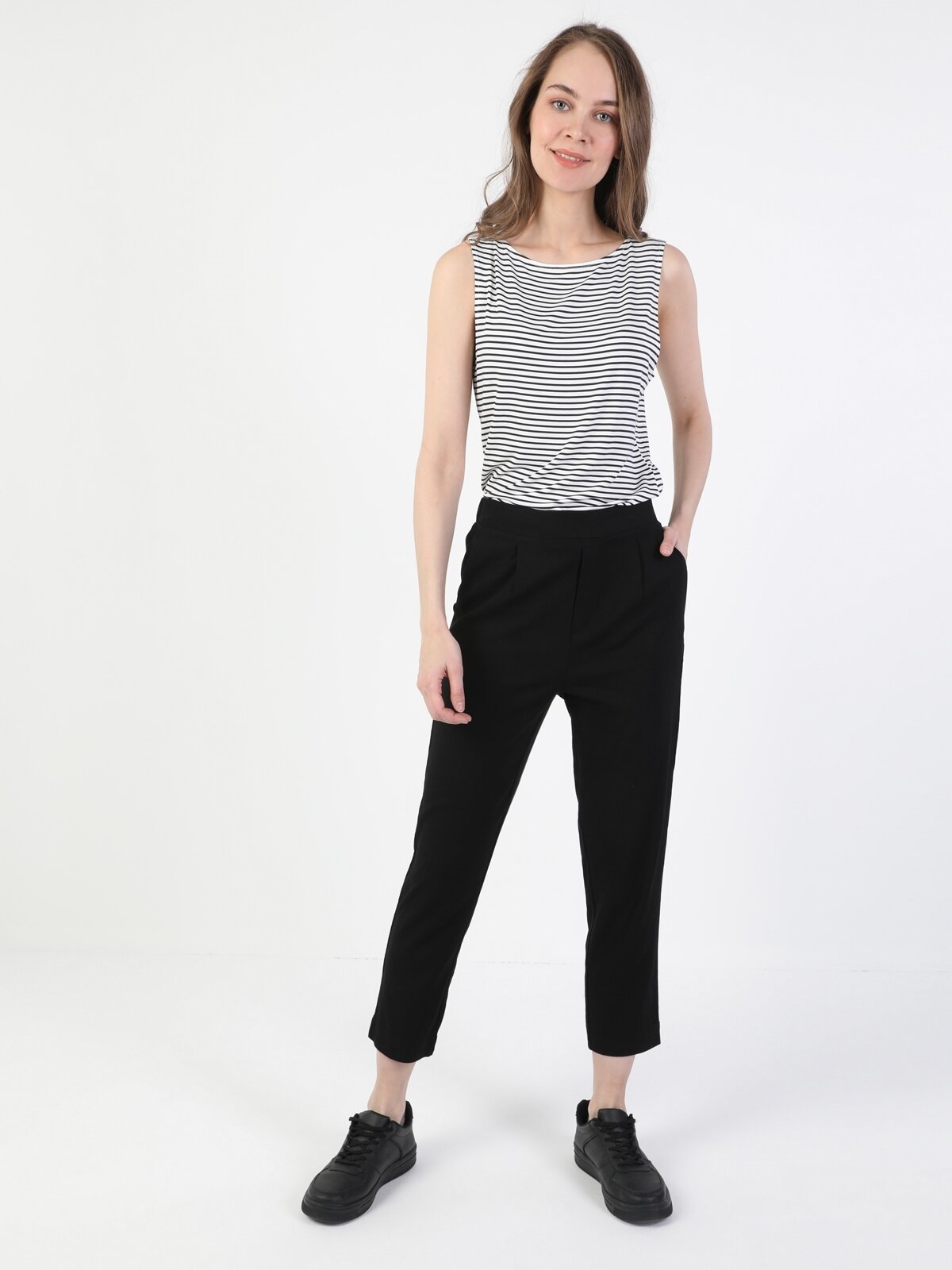 Afișați detalii pentru Pantaloni De Dama Negru Regular Fit 