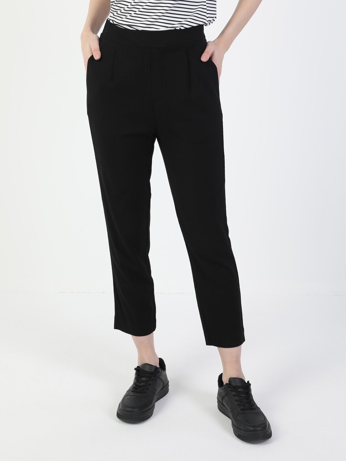 Afișați detalii pentru Pantaloni De Dama Negru Regular Fit 