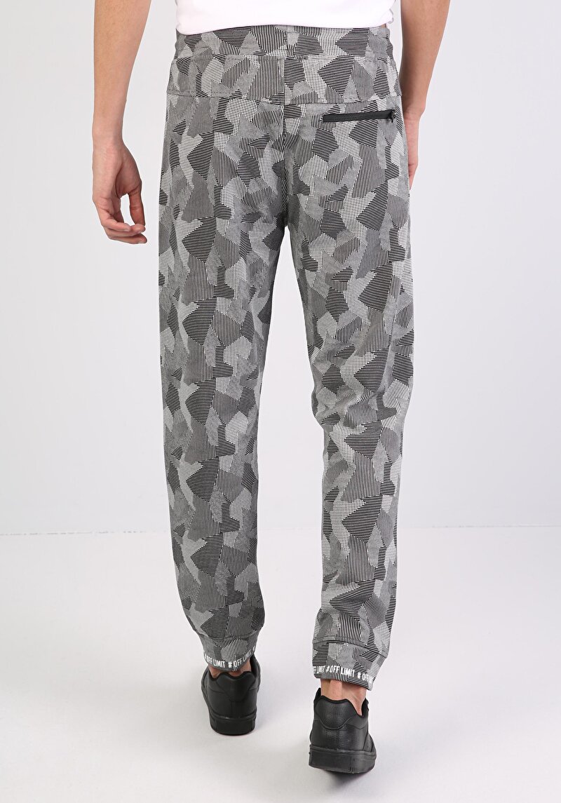 Imagine a Pantaloni De Trening De Barbati Negru Slim Fit CL1036330