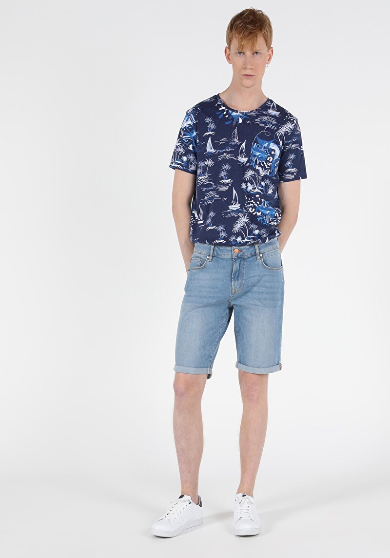 Imagine a Short / Pantaloni Scurti De Barbati Denim Straight Fit 044 Karl Cl1049615