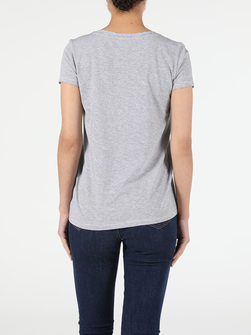 Afișați detalii pentru Tricou Cu Maneca Scurta De Dama Gri Regular Fit  Cl1053539