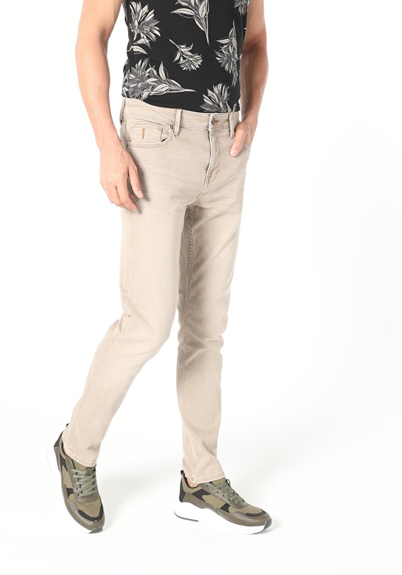 Imagine a Pantaloni De Barbati Denim Straight Fit 044 Karl Cl1055463