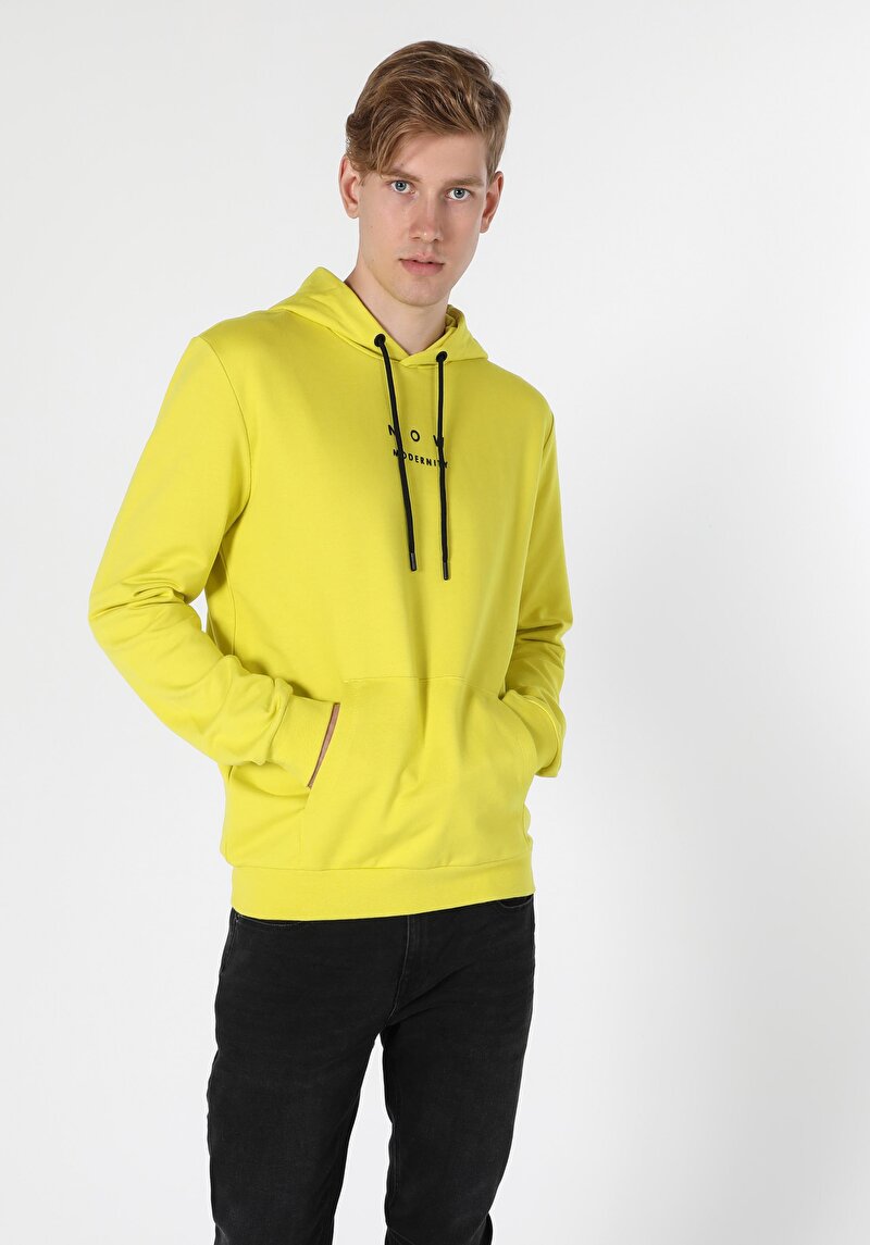 Imagine a Hanorac / Bluza De Barbati Galben Regular Fit  Cl1052315