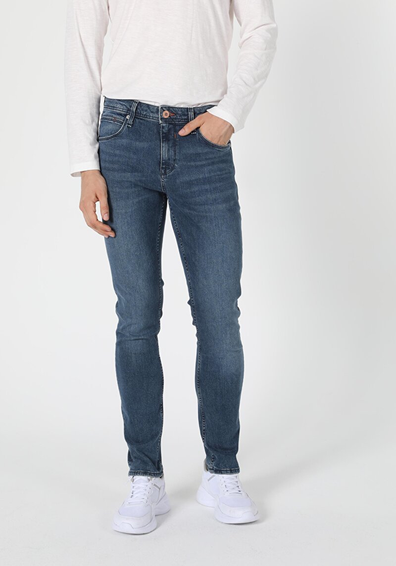 Imagine a Pantaloni De Barbati Denim Straight Fit 044 Karl Cl1056199