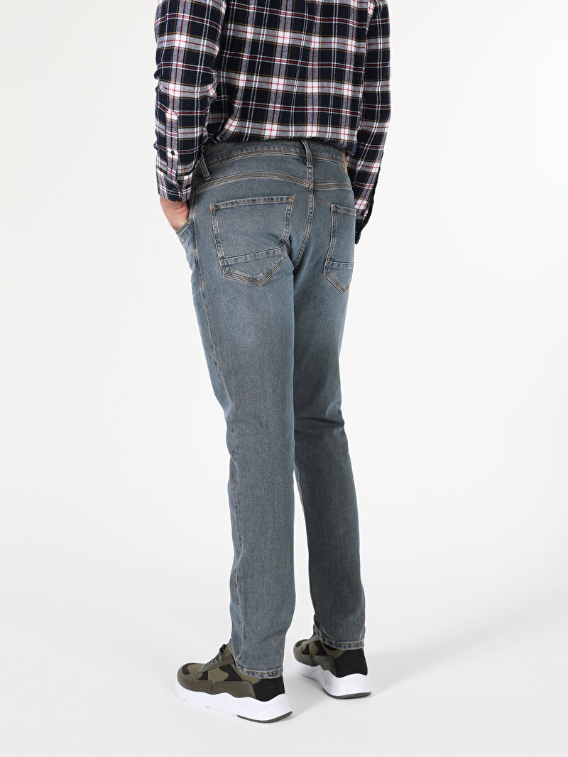 Imagine a Pantaloni De Barbati Denim Straight Fit 044 Karl Cl1056630