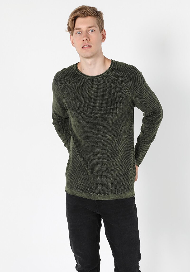 Imagine a Pulover Verde Pentru Bărbați Cu Gât Rotund Slim Fit