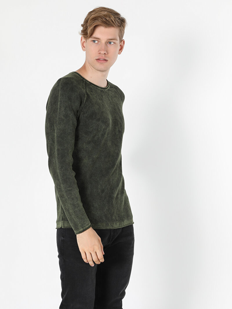 Imagine a Pulover Verde Pentru Bărbați Cu Gât Rotund Slim Fit