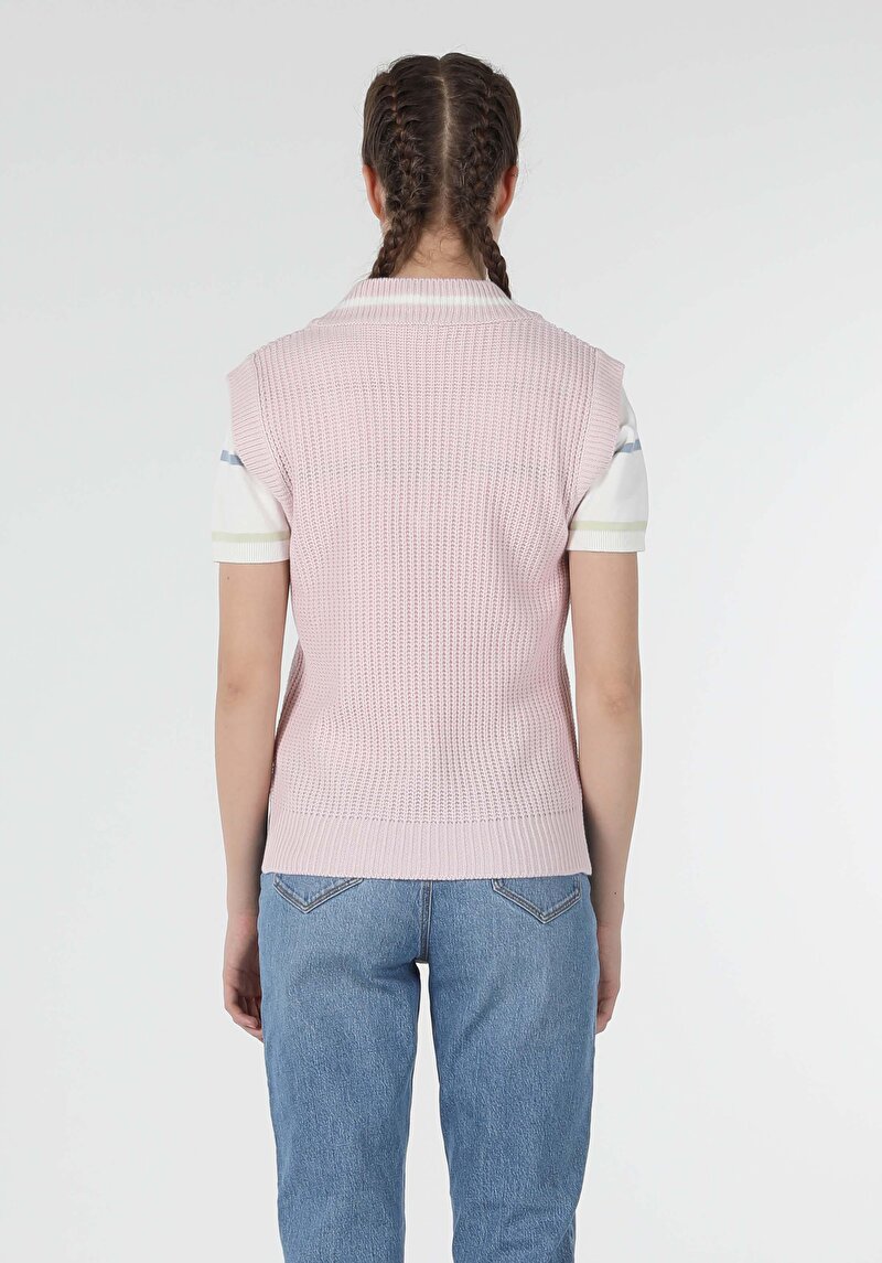 Afișați detalii pentru Pulover Roz Pentru Femei Cu Decolteu În V Cu Ajustare Regulată