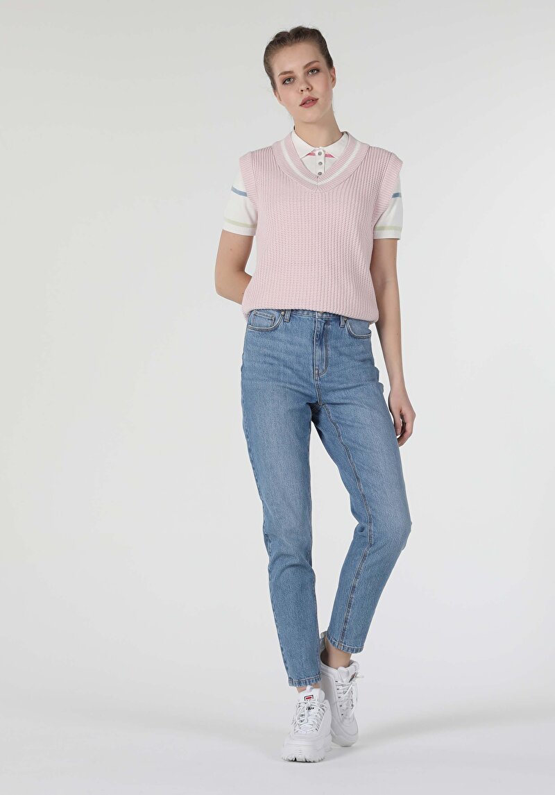 Afișați detalii pentru Pulover Roz Pentru Femei Cu Decolteu În V Cu Ajustare Regulată