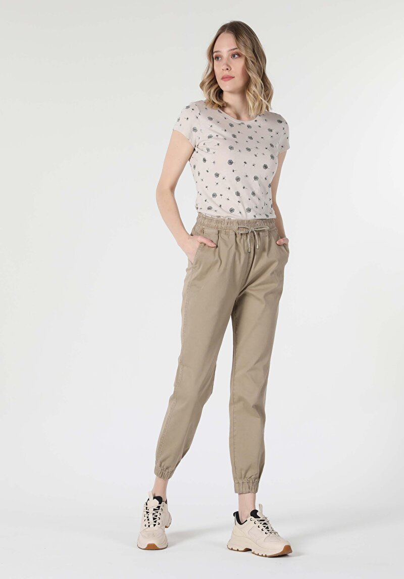 Afișați detalii pentru Slim Fit Round Collar Imprimat Bej Tricou Manșon Scurt Pentru Femei