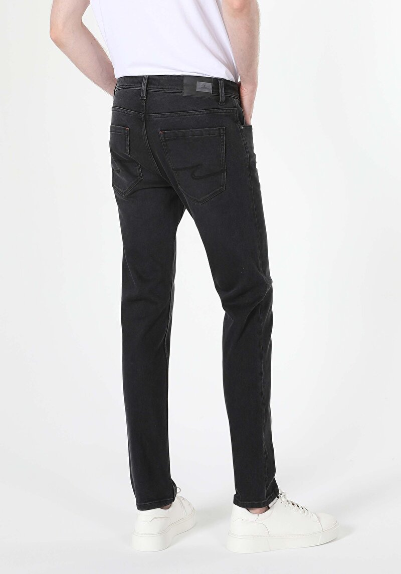 Imagine a Pantaloni De Barbati Denim Straight Fit 044 Karl Cl1060736