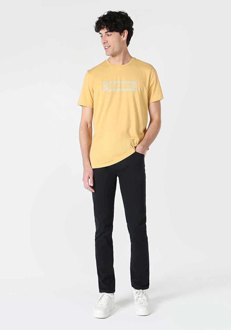 Afișați detalii pentru Tricou Cu Maneca Scurta De Barbati Galben Regular Fit  Cl1062495