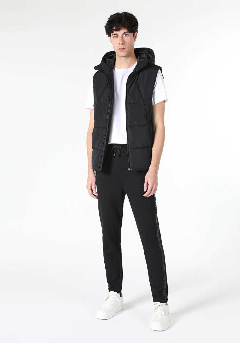 Afișați detalii pentru Vesta De Barbati Negru Slim Fit  Cl1062535