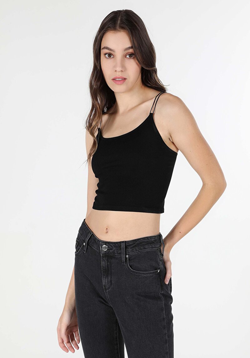 Imagine a Maiou Negru Pentru Femei Slim Fit
