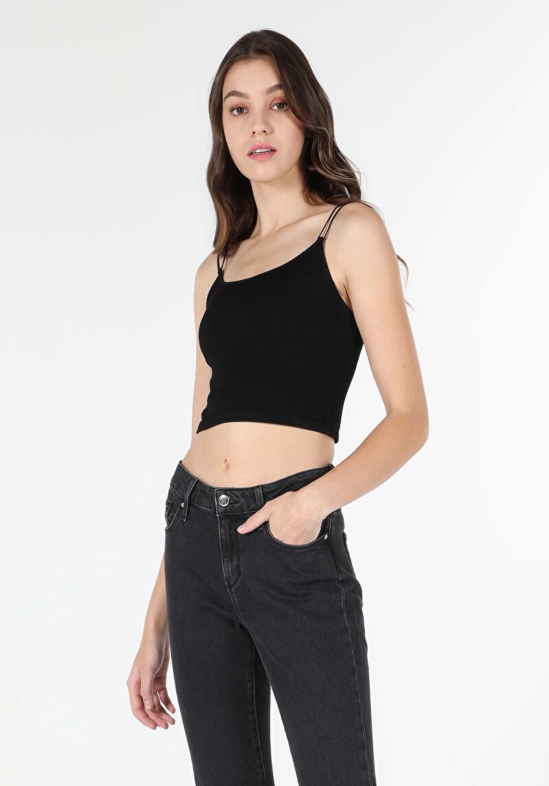 Imagine a Maiou Negru Pentru Femei Slim Fit