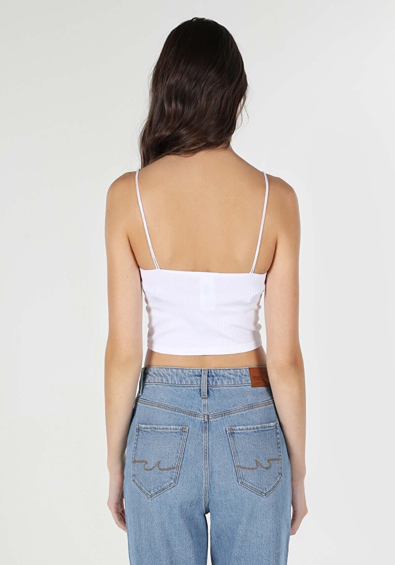 Imagine a Maiou Alb Slim Fit Pentru Femei
