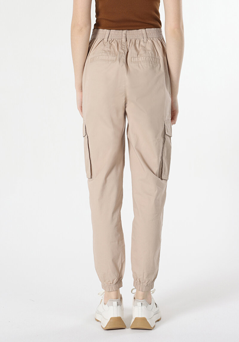 Imagine a Pantaloni De Dama Bej Regular Fit Cl1063165