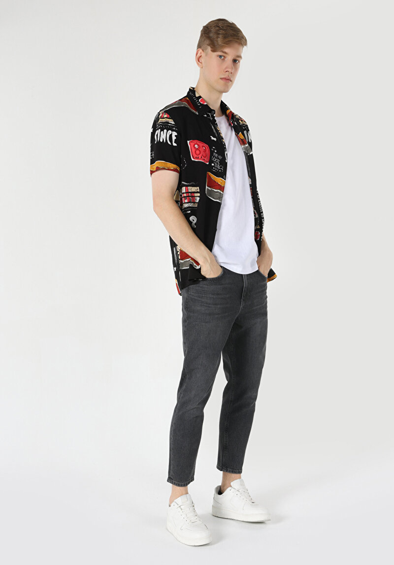 Imagine a Cămașă Cu Gât İmprimat Cămașă Neagră Cu Mânecă Scurtă Pentru Bărbați