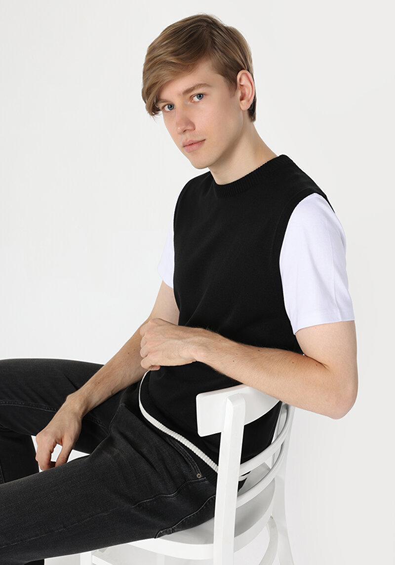 Imagine a Pulover Negru Pentru Bărbați Slim Fit Round Neck Jacquard