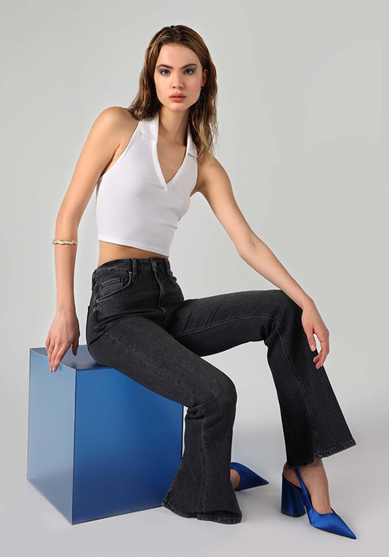 Imagine a Maiou Alb Slim Fit Pentru Femei