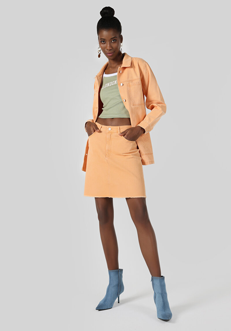 Imagine a Fustă Gri Pentru Femei Cu Nasturi Drepți Slim Fit