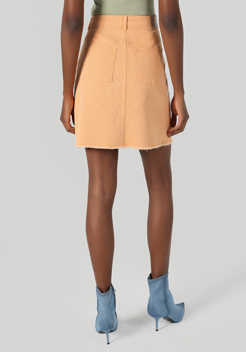 Imagine a Fustă Gri Pentru Femei Cu Nasturi Drepți Slim Fit