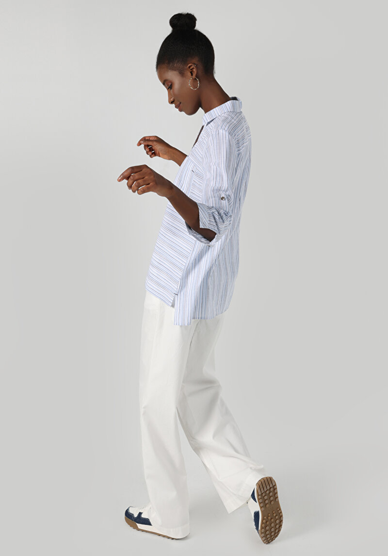 Imagine a Cămașă Regular Fit Neck Cămașă Albastră Roll-Up Pentru Femei