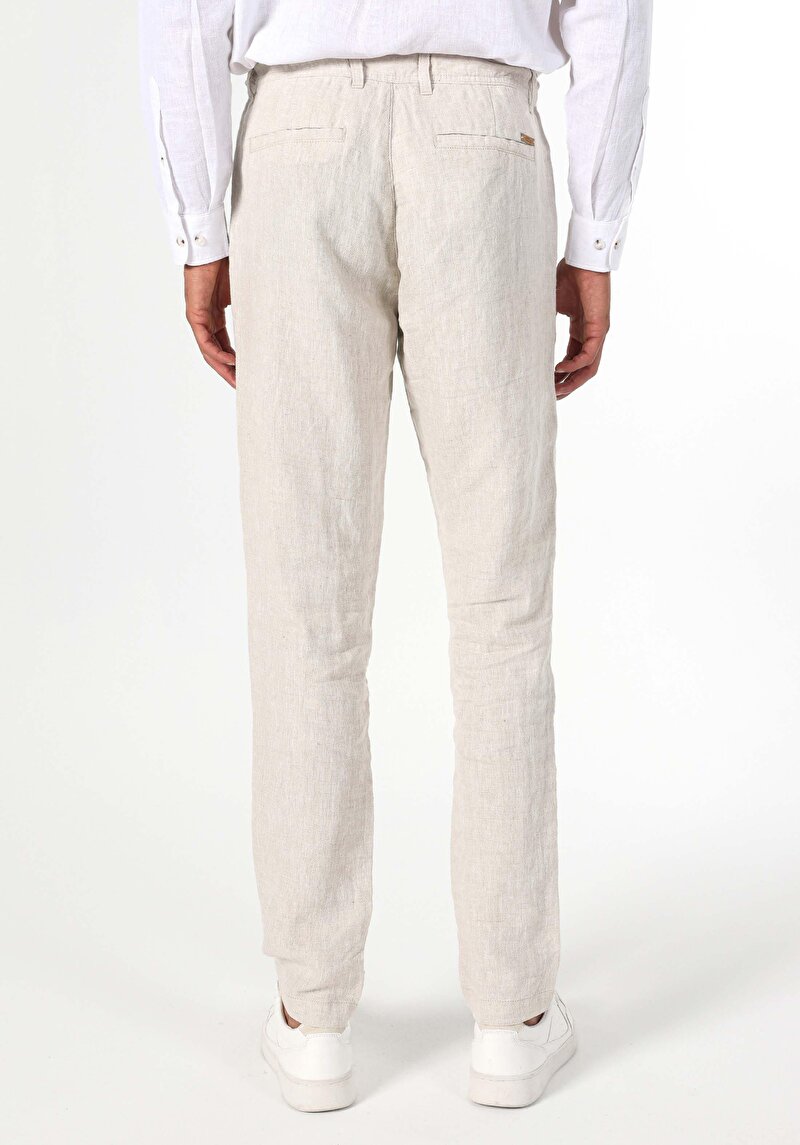 Imagine a Pantaloni De Barbati Alb Regular Fit Cl1063619