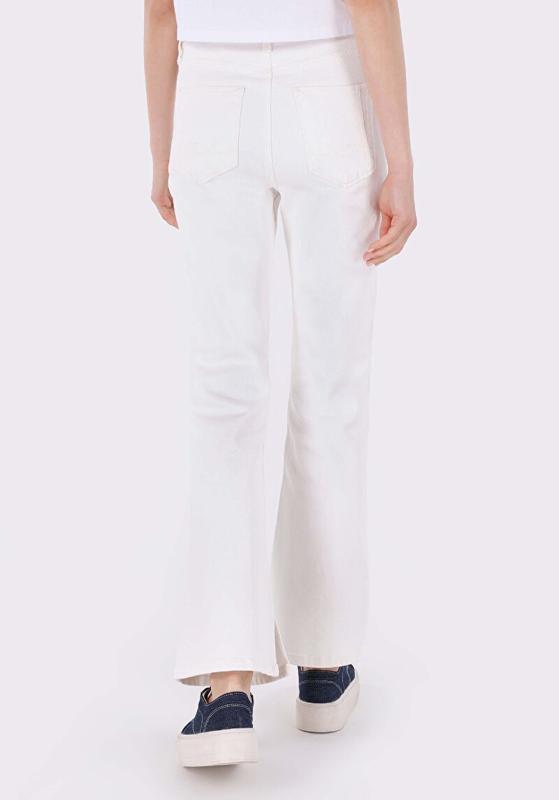 Afișați detalii pentru Regular Fit Mid Waist Bootcut Blugi Albi Pentru Femei