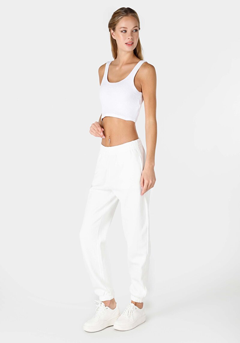 Imagine a Pantaloni De Trening De Dama Alb Regular Fit Cl1065686