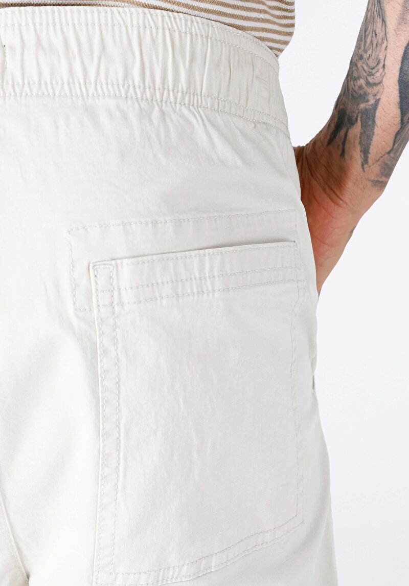 Afișați detalii pentru Pantaloni De Barbati Alb Comfort Fit  Cl1064123