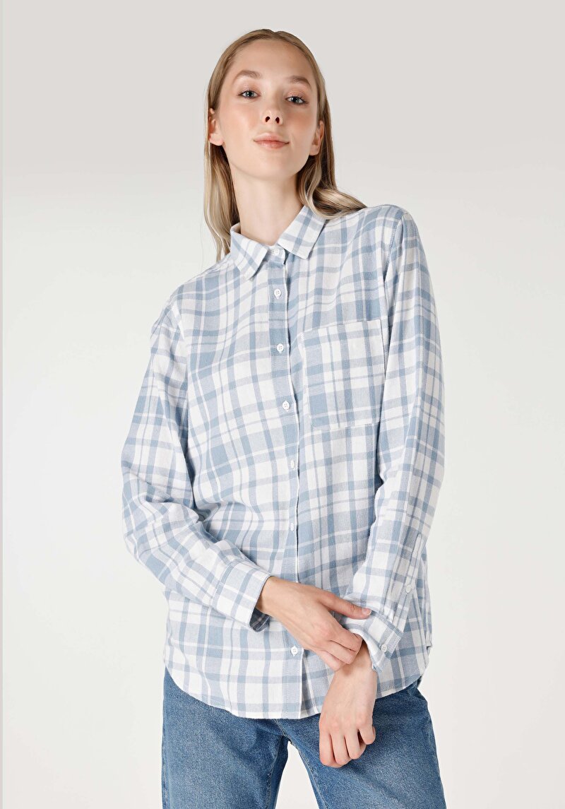 Imagine a Cămașă Regular Fit Gât În Carouri Cămașă Albastră Cu Mânecă Lungă Pentru Femei