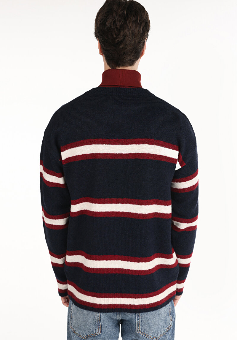 Imagine a Pulover De Barbati Albastru Marin Regular Fit Cl1064577