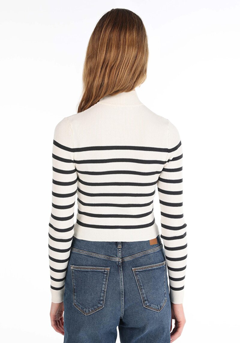 Imagine a Pulover De Dama Alb Slim Fit Cl1065237