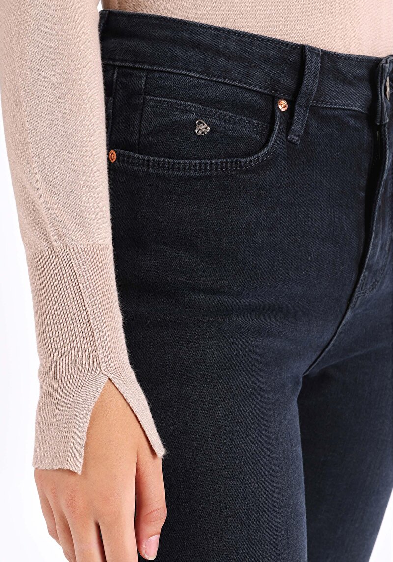 Afișați detalii pentru Slim Fit Talie Medie Picior Drept Blugi Indigo Închis Pentru Femei