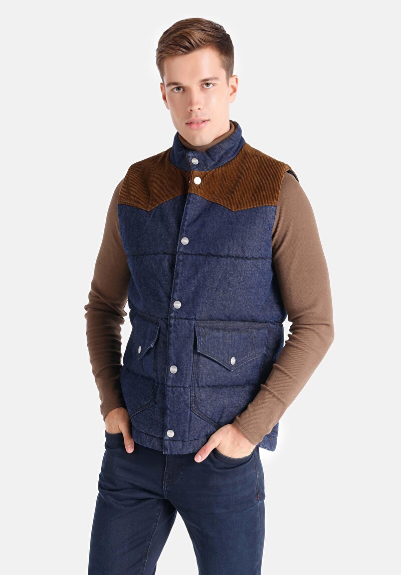 Imagine a Vestă Albastră Pentru Bărbați Regular Fit Judge Collar