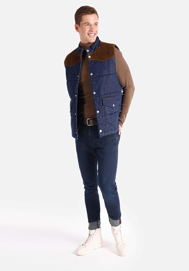 Imagine a Vestă Albastră Pentru Bărbați Regular Fit Judge Collar