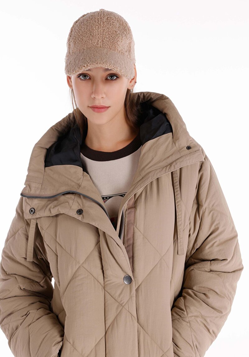 Afișați detalii pentru Palton Bej Pentru Femei Cu Glugă Cu Glugă Cu Capse