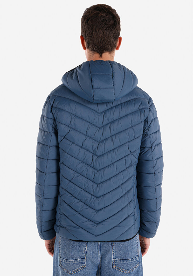 Imagine a Palton Albastru Pentru Bărbați Slim Fit