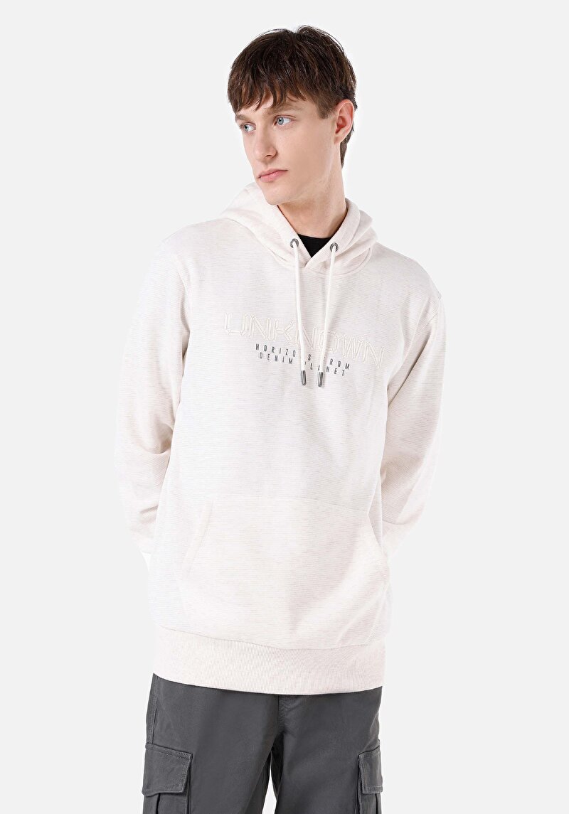 Imagine a Hanorac / Bluza De Barbati Alb Regular Fit Cl1066844