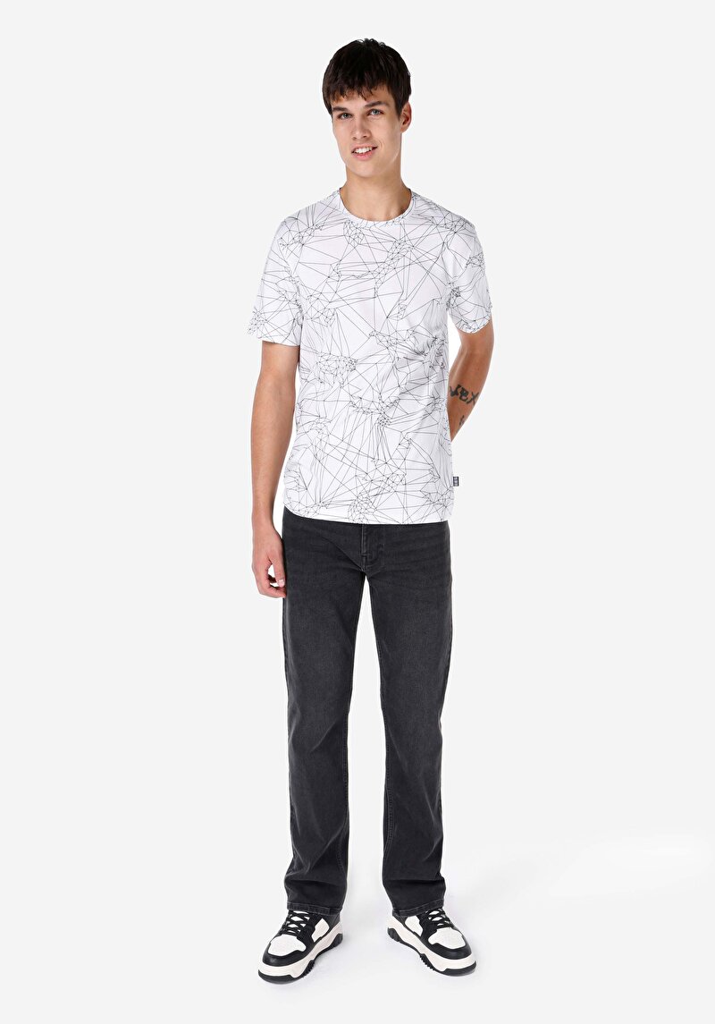 Afișați detalii pentru Regular Fit Round Neck Printed Tricou Alb Cu Mânecă Scurtă Pentru Bărbați