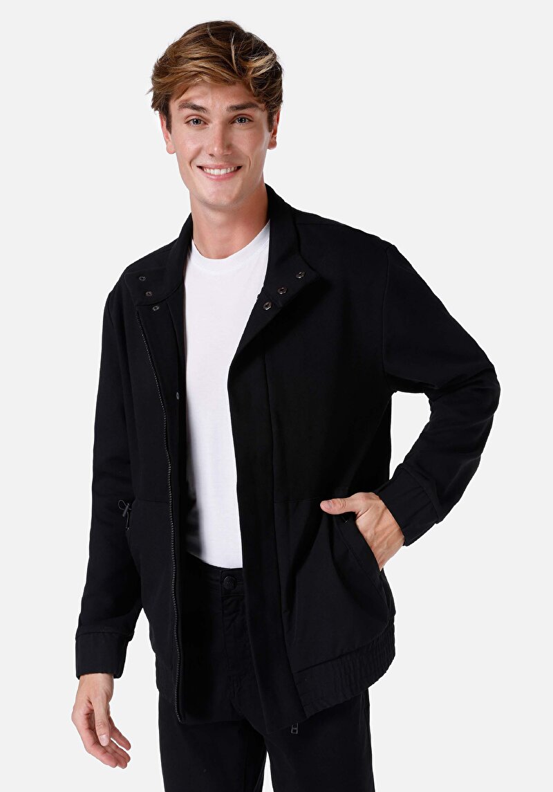 Imagine a Palton Negru Pentru Bărbați Slim Fit