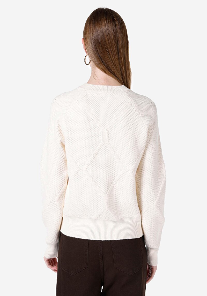 Afișați detalii pentru Pulover Ecru Pentru Femei Cu Decolteu În V Regular Fit