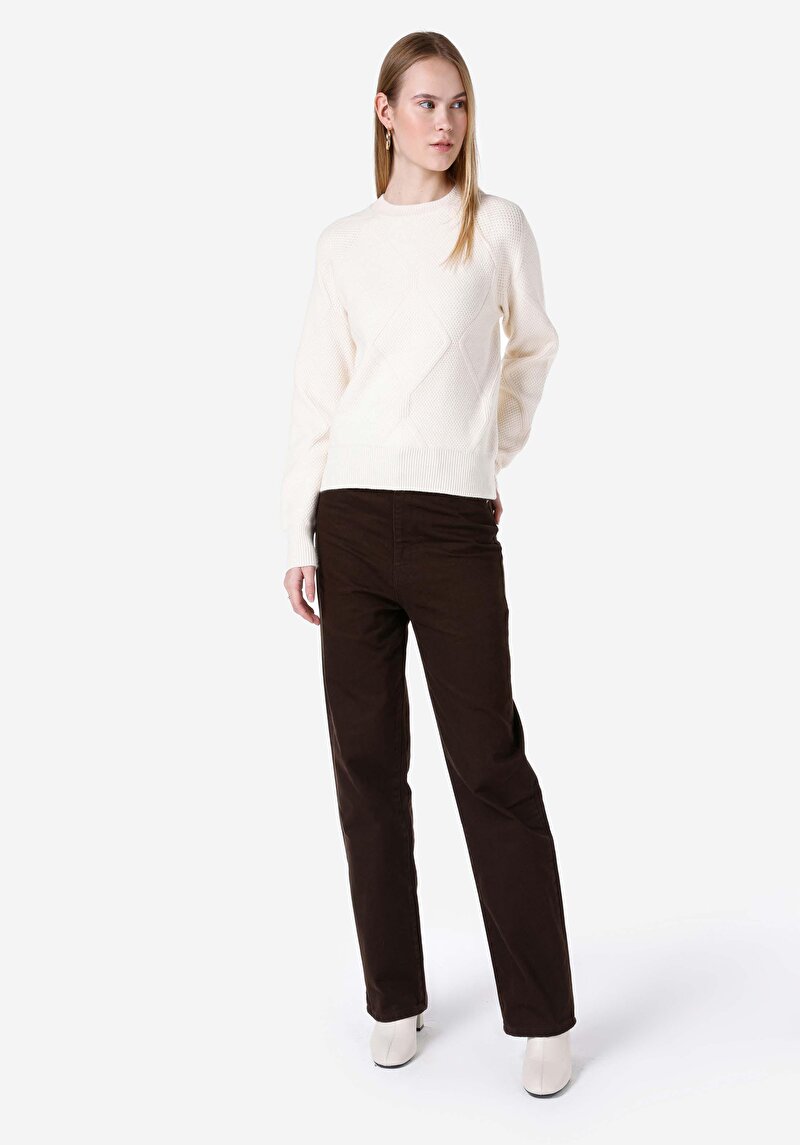 Imagine a Pulover Ecru Pentru Femei Cu Decolteu În V Regular Fit