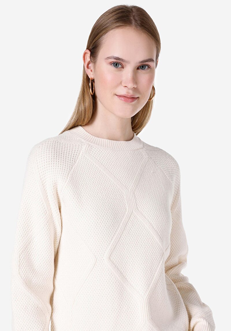 Afișați detalii pentru Pulover Ecru Pentru Femei Cu Decolteu În V Regular Fit