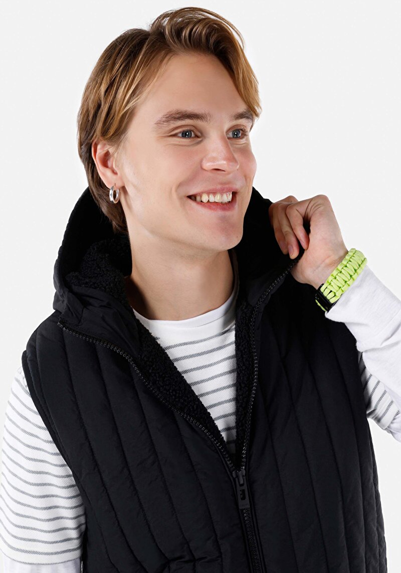 Imagine a Vestă Neagră Pentru Bărbați Regular Fit