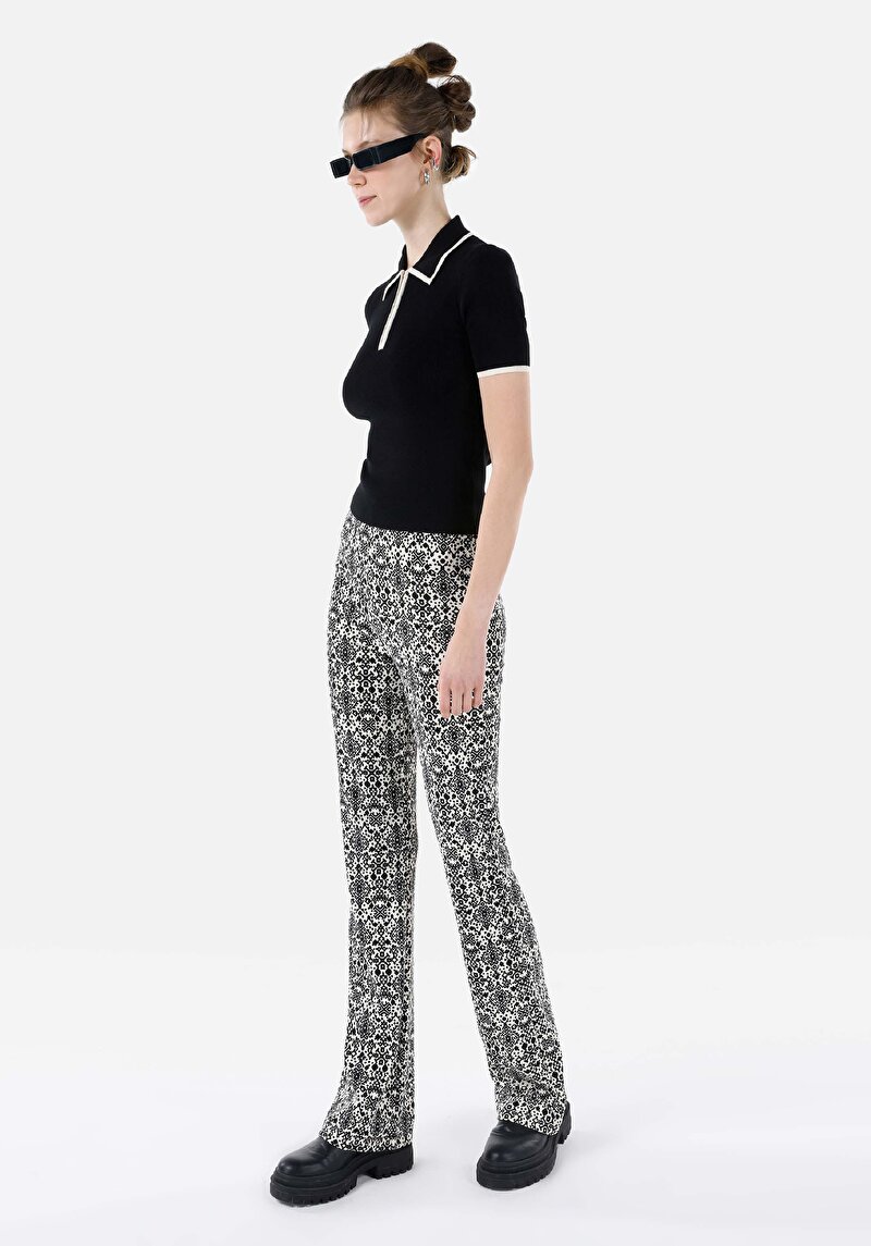 Imagine a Pulover Negru Pentru Femei Slim Fit