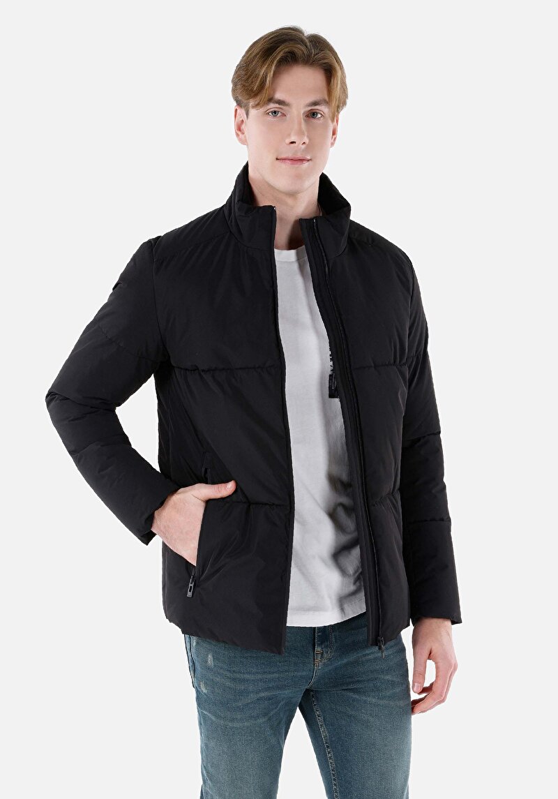 Imagine a Palton Negru Pentru Bărbați Slim Fit