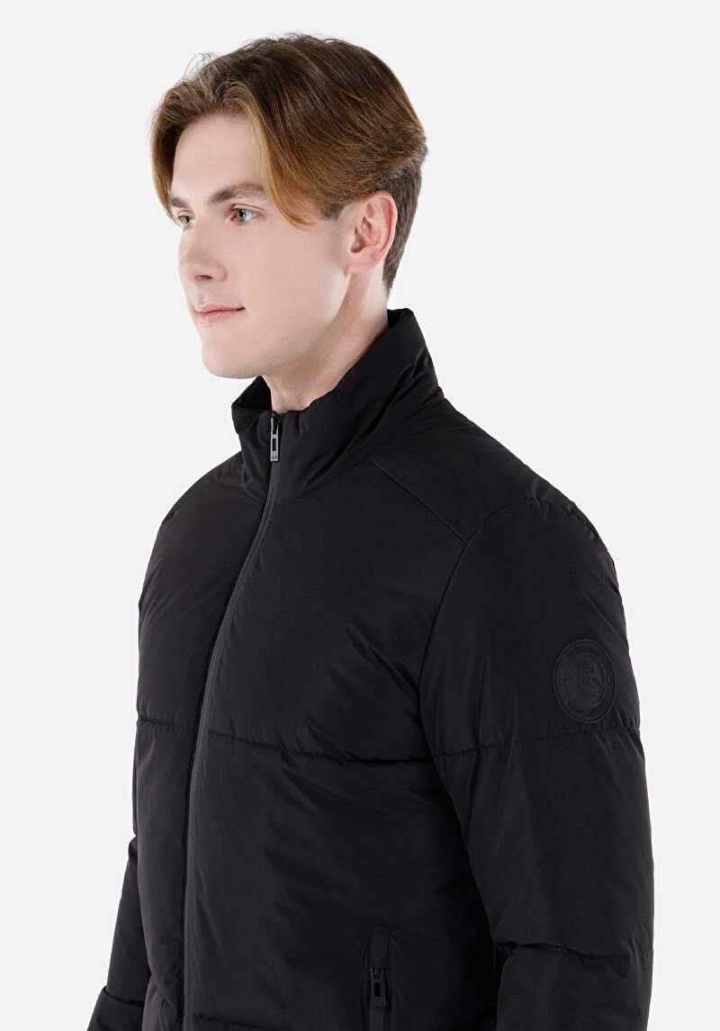 Imagine a Palton Negru Pentru Bărbați Slim Fit